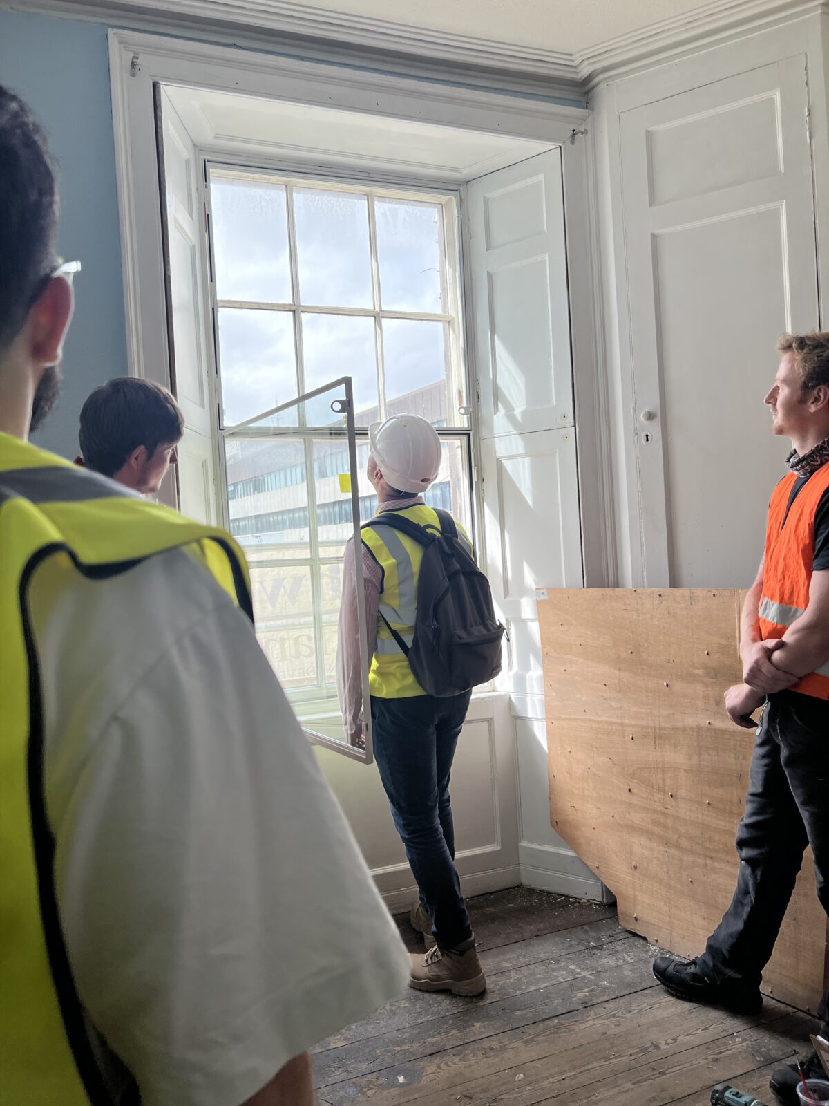 Demo case Scotland: Window installation begins at Lister